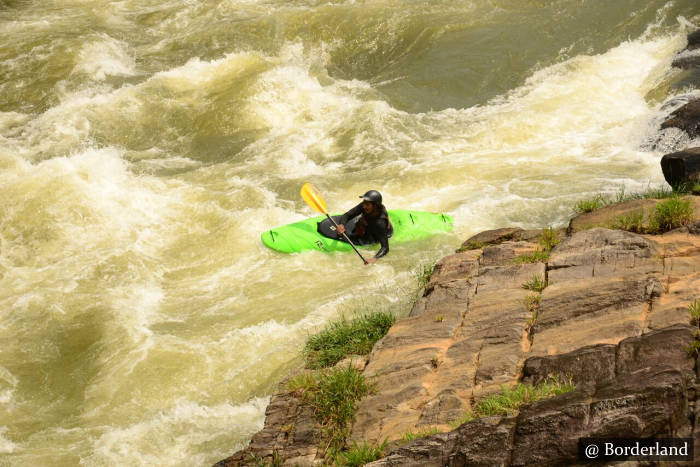 Kayaking in Kitulgala Sri Lanka